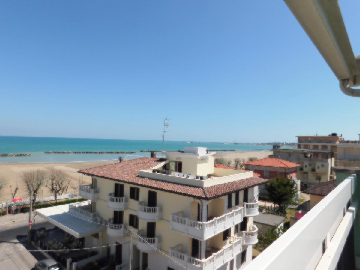 רימיני Hotel Dolores מראה חיצוני תמונה