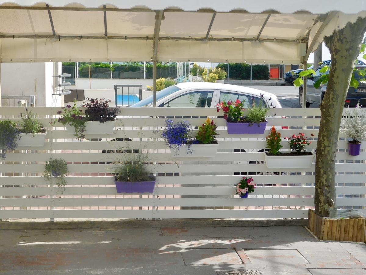 רימיני Hotel Dolores מראה חיצוני תמונה