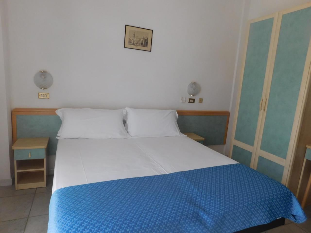 רימיני Hotel Dolores מראה חיצוני תמונה