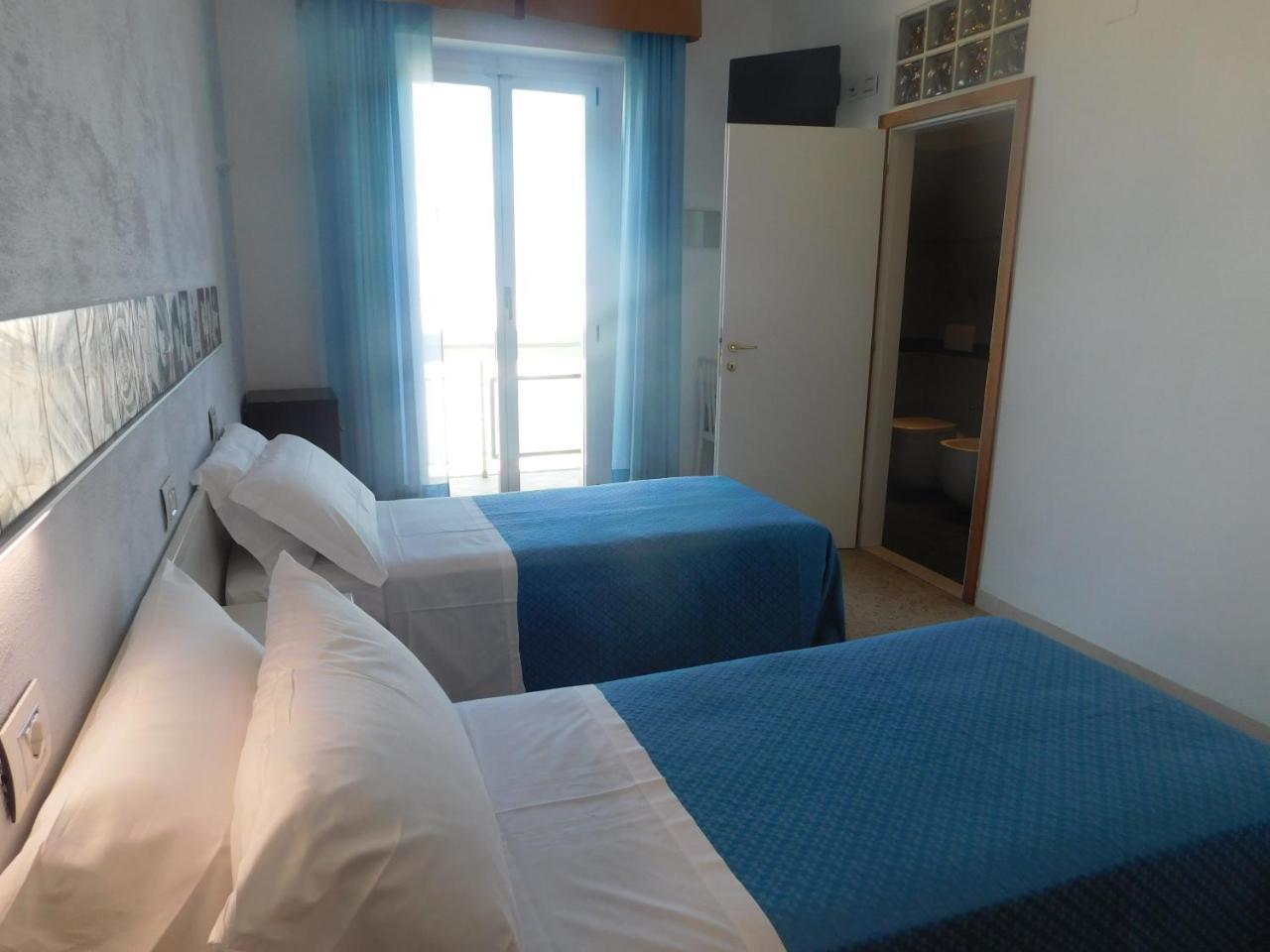 רימיני Hotel Dolores מראה חיצוני תמונה
