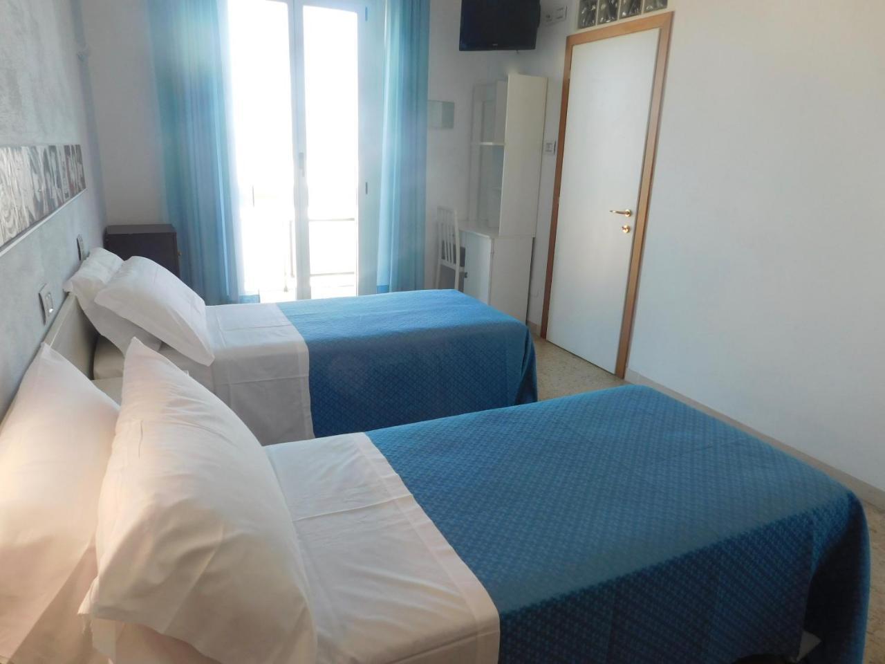 רימיני Hotel Dolores מראה חיצוני תמונה