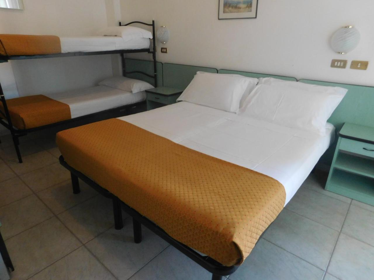 רימיני Hotel Dolores מראה חיצוני תמונה