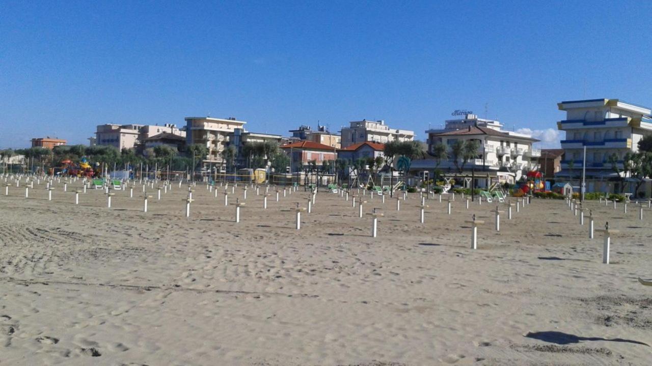 רימיני Hotel Dolores מראה חיצוני תמונה